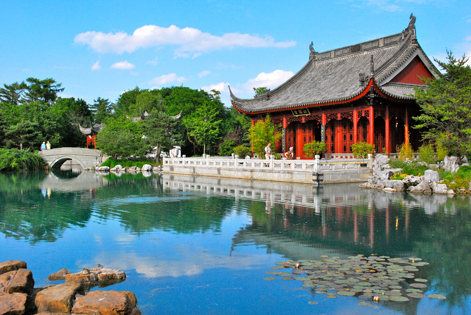 You Can Go To The Montreal Botanical Garden For FREE On This Day In May